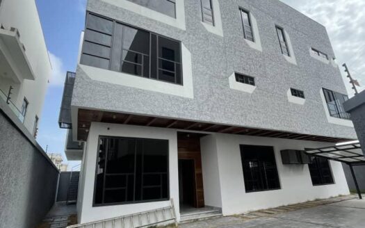 5 Bedrooms Partly Automated Fully Detached