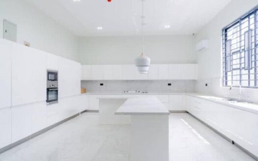 5 Bedrooms Partly Automated Fully Detached